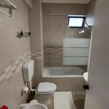 Apartment Lovely 1 Bed 1 Min Walk From The Beach