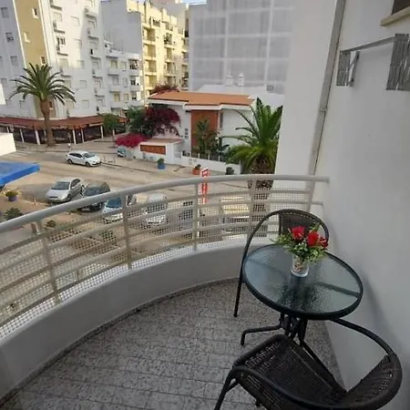 Lovely 1 Bed 1 Min Walk From The Beach